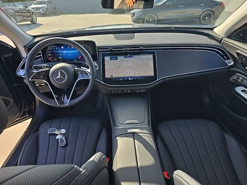 Used 2025 Mercedes-Benz E 450 4MATIC All-Terrain Wagon image 5