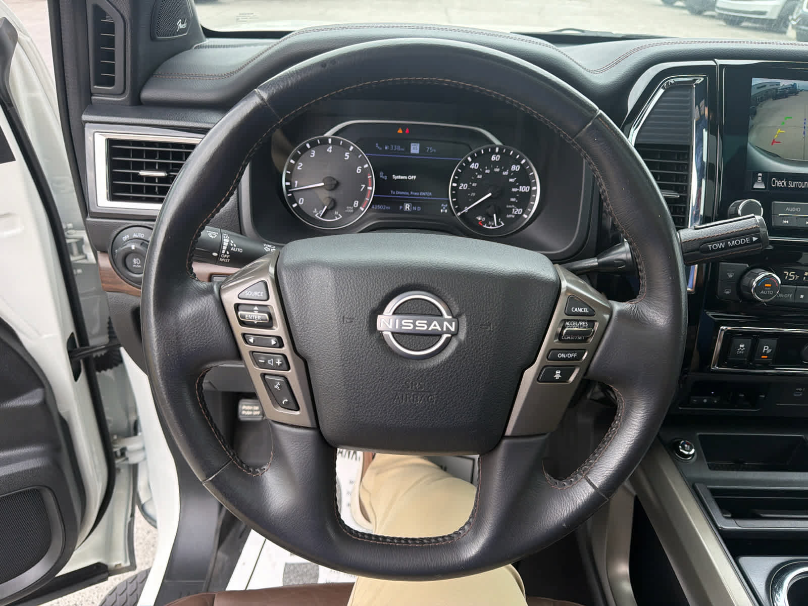 Used 2024 Nissan Titan Platinum Reserve w/ Moonroof Package AWD/4WD image 18