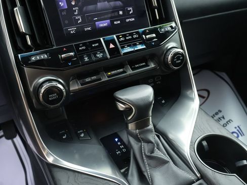 Used 2023 Lexus LX 600 4WD image 39