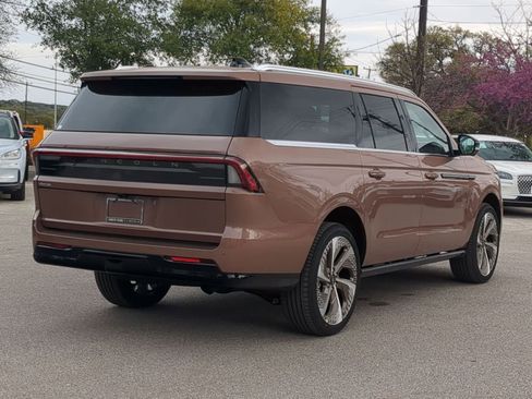 New 2026 Lincoln Navigator L Black Label image 3