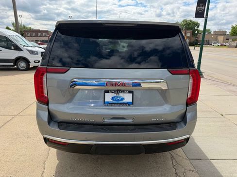 Used 2024 GMC Yukon XL SLT w/ SLT Premium Package AWD/4WD image 12