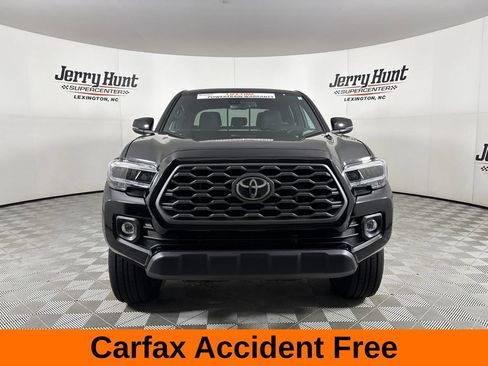 Used 2023 Toyota Tacoma TRD Off-Road AWD/4WD image 3