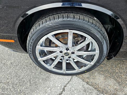 Used 2019 Dodge Challenger SXT image 10