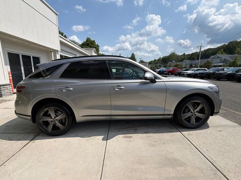 Used 2025 Genesis GV70 3.5T Sport w/ Sport Advanced Package AWD/4WD image 6