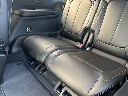 New 2025 Jeep Grand Cherokee L Limited image 12