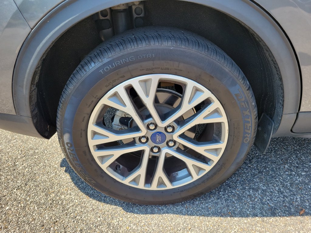 Used 2022 Ford Escape SEL w/ Technology Package FWD image 30