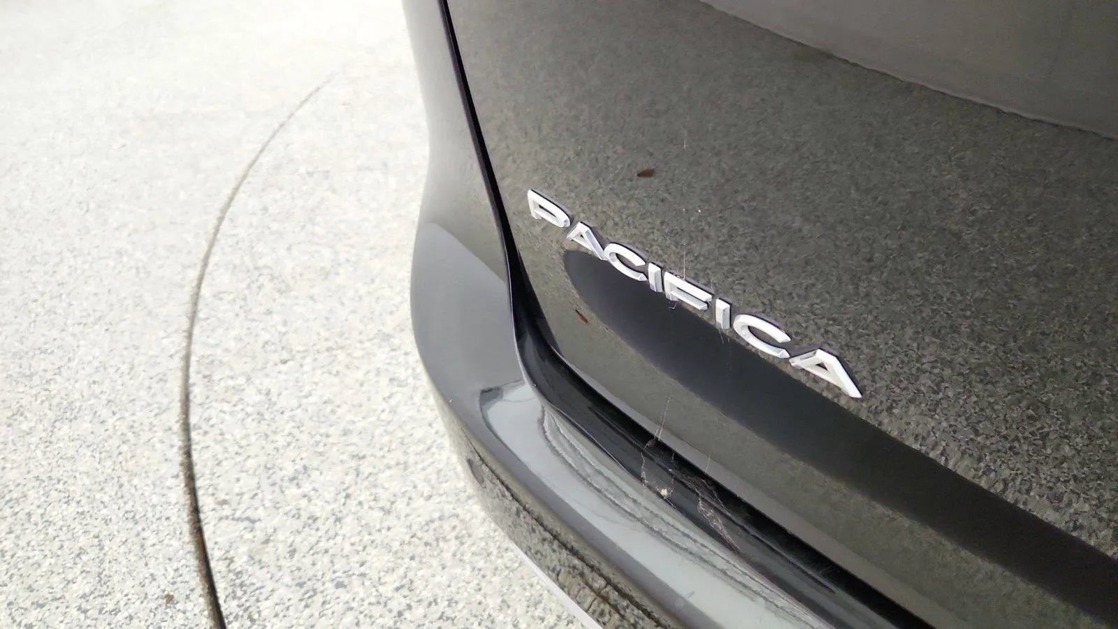 Used 2023 Chrysler Pacifica Touring-L FWD image 36