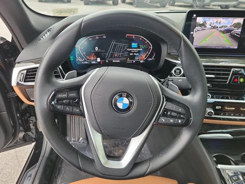 Certified 2023 BMW 530i w/ Premium Package RWD image 17