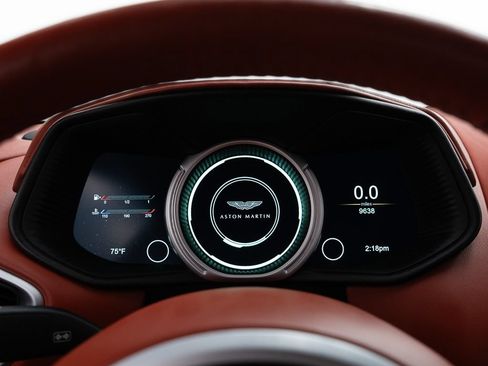 Used 2021 Aston Martin DB11 Volante RWD image 34
