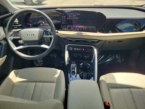 Certified 2025 Audi Q5 Premium w/ Convenience Package AWD/4WD image 2