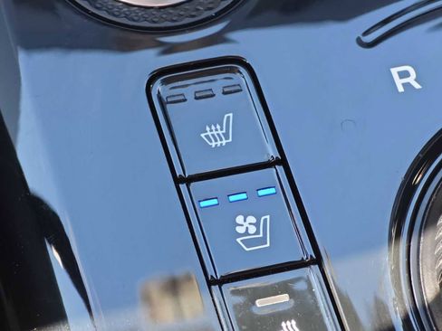 Used 2023 Kia Niro Wave image 29