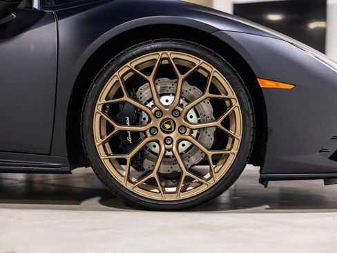 Used 2022 Lamborghini Huracan EVO RWD image 24