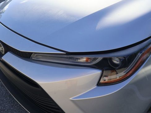 Used 2024 Toyota Corolla LE image 3