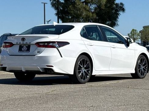 Used 2024 Toyota Camry SE FWD image 4