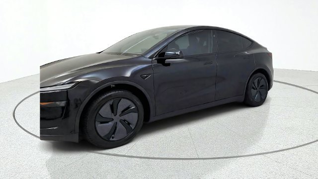 Used 2026 Tesla Model Y 2WD image 3