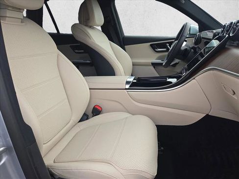 Used 2026 Mercedes-Benz GLC 300 image 19