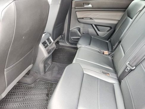 Used 2022 Volkswagen Atlas Cross Sport SE image 30