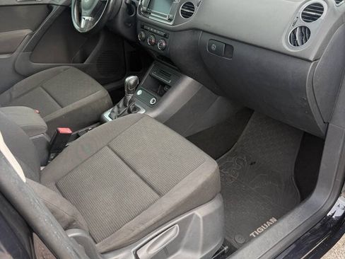 Used 2018 Volkswagen Tiguan Limited FWD image 15
