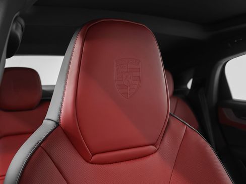 Certified 2026 Porsche Cayenne S AWD/4WD image 25