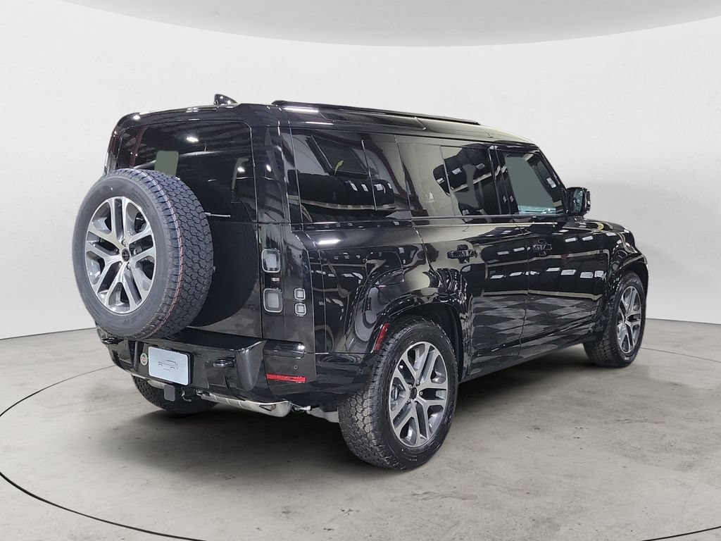 New 2026 Land Rover Defender 110 X-Dynamic SE AWD/4WD image 5