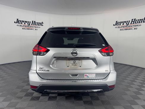 Used 2018 Nissan Rogue SL w/ Premium Package FWD image 8
