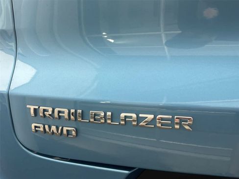 Used 2026 Chevrolet TrailBlazer LT w/ LT Cold Weather Package AWD/4WD image 10