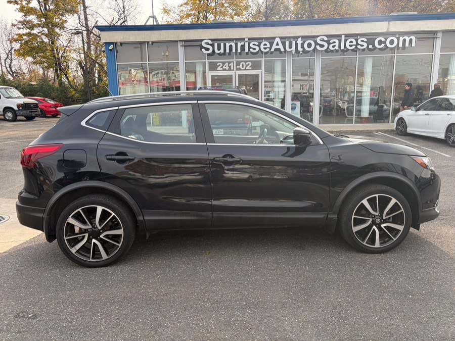 Used 2017 Nissan Rogue Sport SL w/ SL Premium Package AWD/4WD image 7