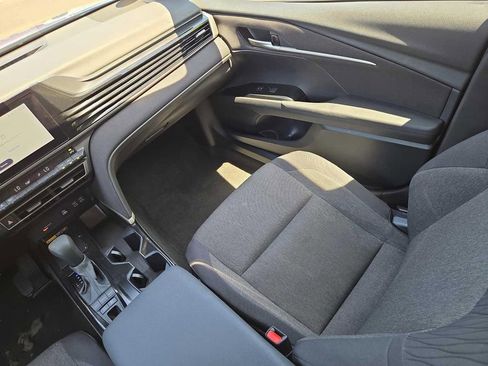 Used 2025 Toyota Camry LE FWD image 11