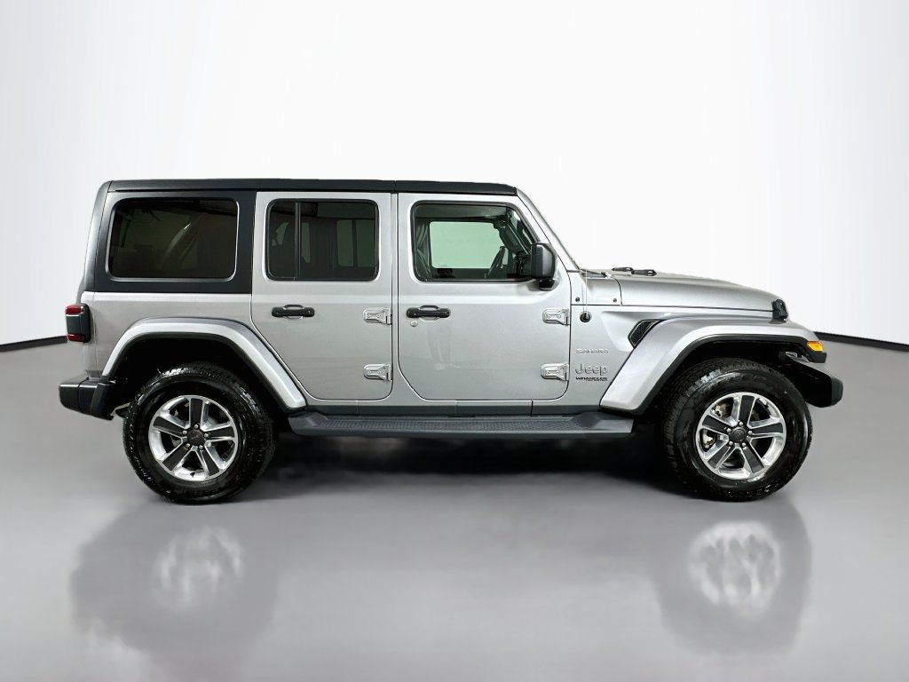 Used 2020 Jeep Wrangler Unlimited Sahara AWD/4WD image 4