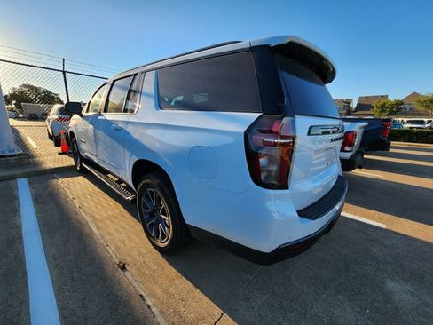 Used 2022 Chevrolet Suburban Z71 w/ Luxury Package AWD/4WD image 6