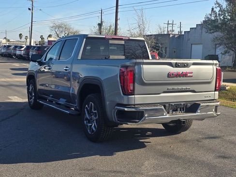 New 2026 GMC Sierra 1500 SLT image 7