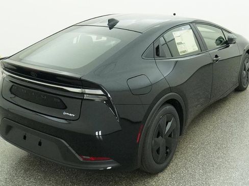 New 2026 Toyota Prius Plug-In Hybrid FWD image 18