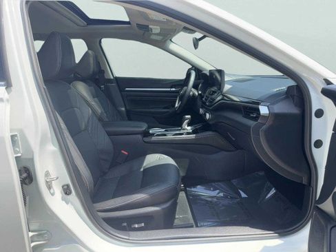 Used 2023 Nissan Altima 2.5 SR w/ SR Premium Package image 29