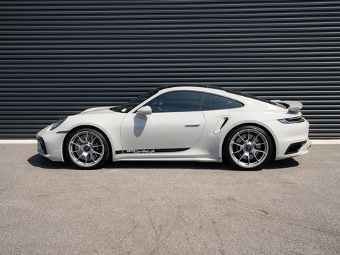 Used 2024 Porsche 911 Turbo S w/ 911 Turbo Sportdesign Package AWD/4WD image 2