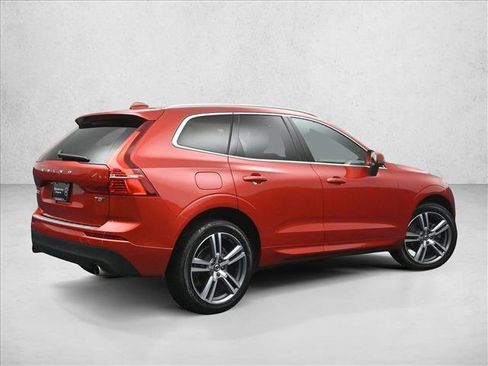 Used 2021 Volvo XC60 T5 Momentum w/ Advanced Package AWD/4WD image 2