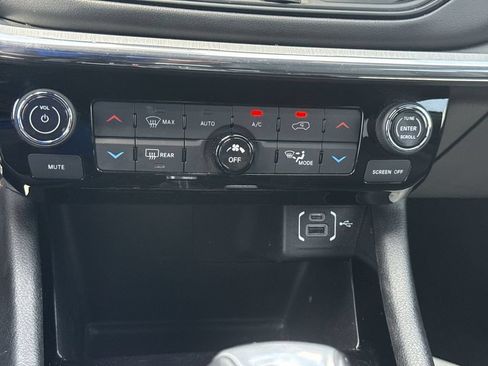 Used 2022 Jeep Compass High Altitude AWD/4WD image 30