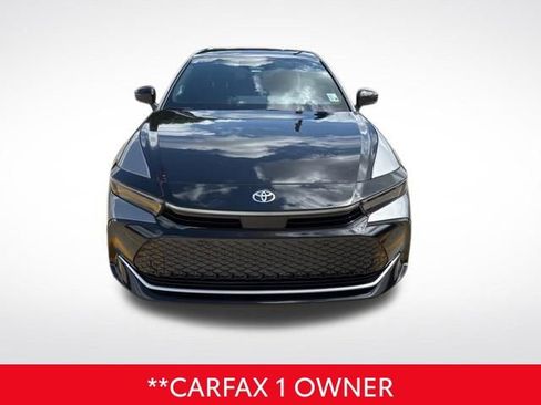 Used 2024 Toyota Crown Platinum AWD/4WD image 3