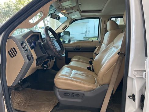 Used 2011 Ford F250 Lariat w/ Lariat Ultimate Pkg image 5