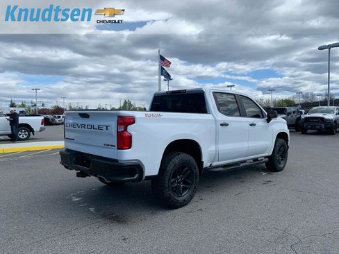 Used 2021 Chevrolet Silverado 1500 Custom Trail Boss w/ LPO, Dark Essentials Package AWD/4WD image 7