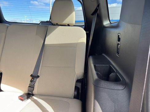 Used 2023 Chevrolet Traverse LT AWD/4WD image 37