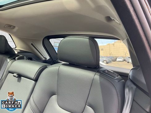 Used 2025 Volvo XC60 B5 Plus image 31