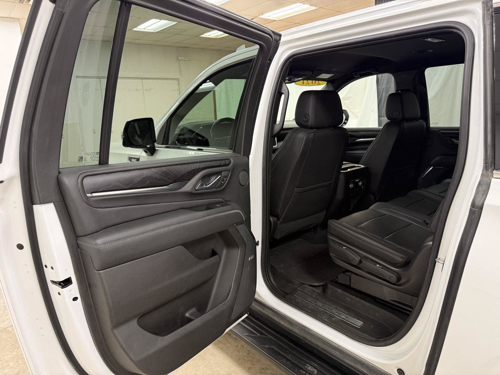 Used 2021 GMC Yukon XL Denali AWD/4WD image 21