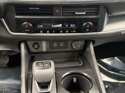 Certified 2026 Nissan Rogue SV FWD image 17