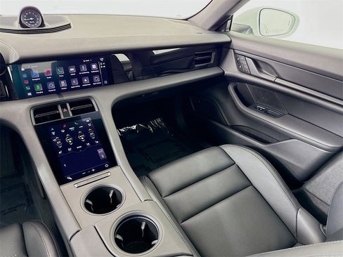 Used 2024 Porsche Taycan image 26