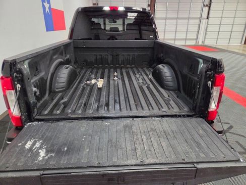 Used 2017 Ford F250 Lariat w/ Lariat Value Package image 30