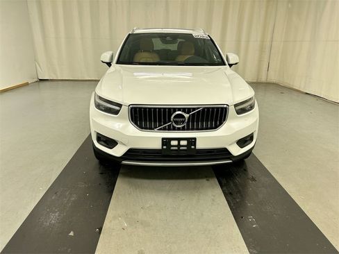 Used 2022 Volvo XC40 T5 Inscription w/ Advanced Package image 3