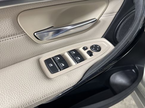 Used 2018 BMW 330i xDrive Sedan w/ Premium Package image 19