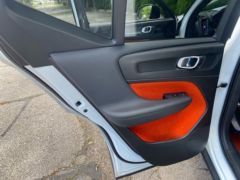 Used 2019 Volvo XC40 T5 R-Design AWD/4WD image 20