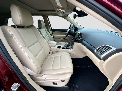 Used 2020 Jeep Grand Cherokee Limited image 29