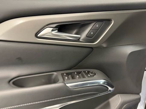 New 2026 Chevrolet Traverse LT w/ Sun and Wheel Package image 15